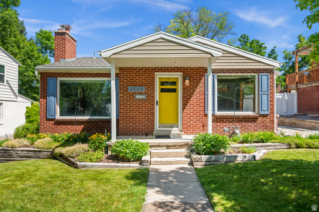 2529 E Redondo Ave
                     MLS #2163358