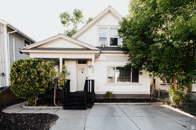842  Edison St
                     MLS #2163364
