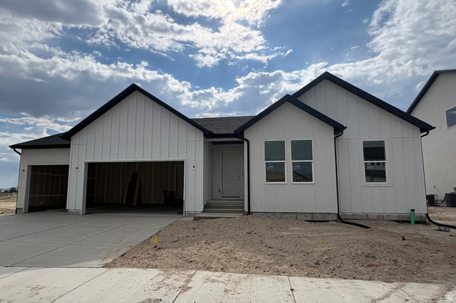 4919  Emerald Ave
                     MLS #2163402