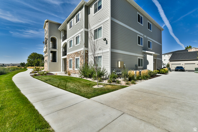 241 W Ridge Rd