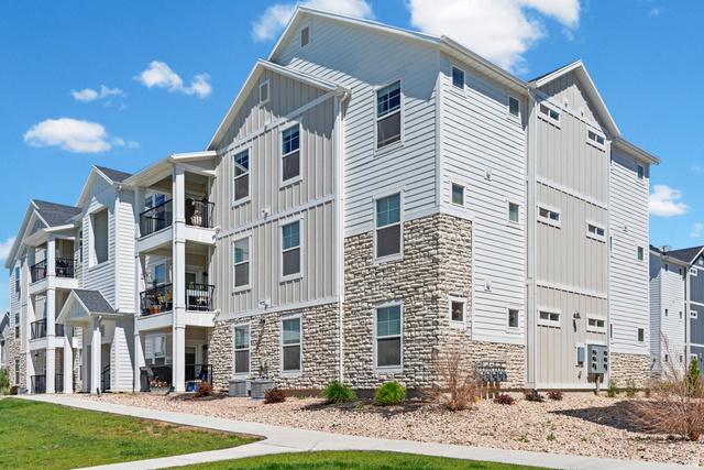 949 W Big Ben Ln #i 302
                     MLS #2163452