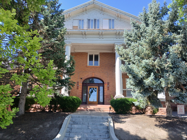 653 E 300 S
                     MLS #2163456