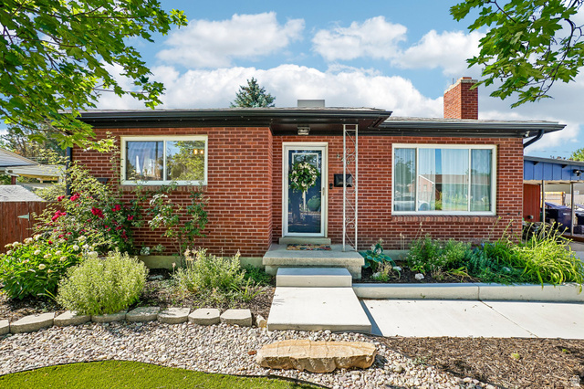 240 E 9125 S
                     MLS #2163475
