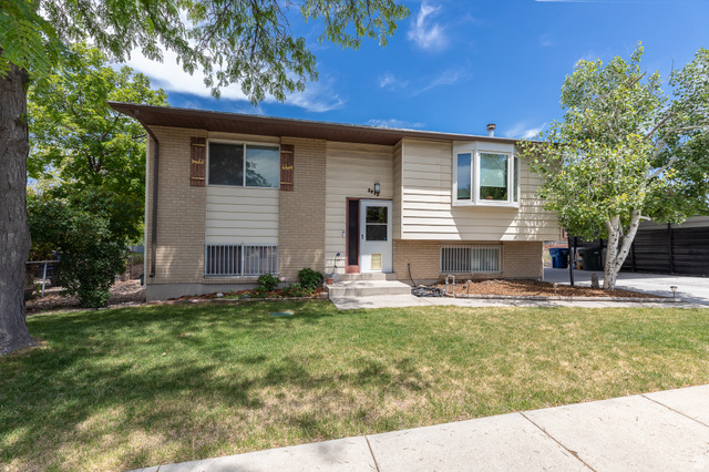 3913 S Boothill Dr
                     MLS #2163581