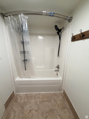 Property in Price - View 19