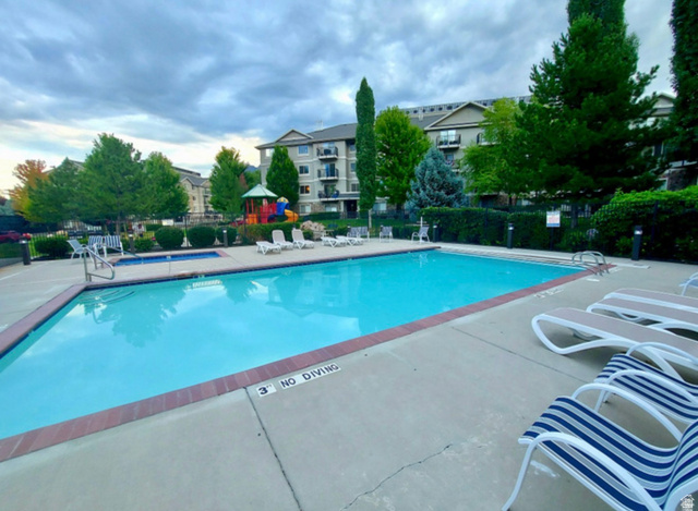 Property in Cottonwood Heights - View 25