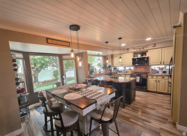 Property in Layton - View 7