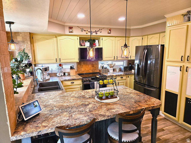 Property in Layton - View 9
