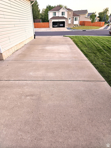 Property in Layton - View 32