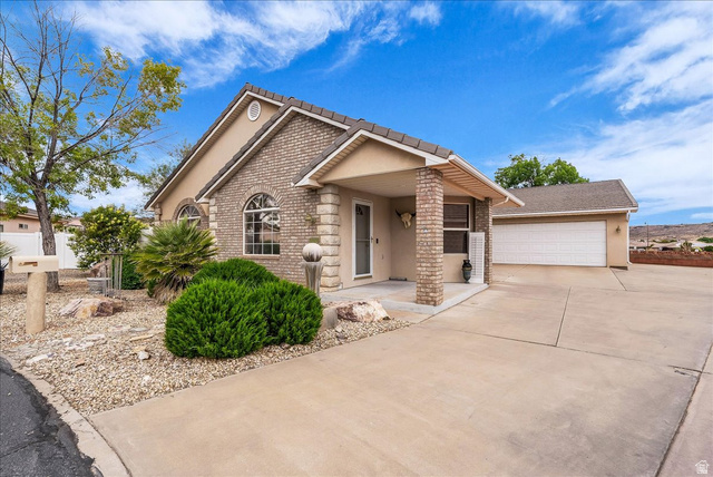 392 N Windsor Dr
                     MLS #2163613