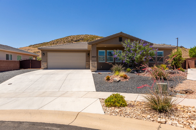 2035 W Weeping Rock
                     MLS #2163668