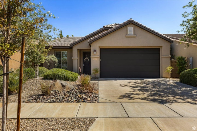 2577 E Hilltop Ledge Dr
                     MLS #2163742