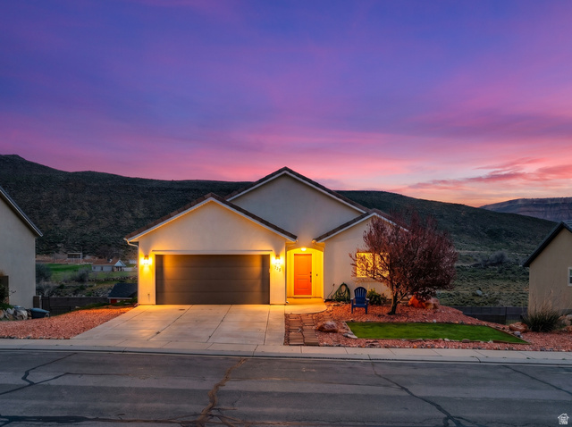 735 S Peachtree Dr
                     MLS #2164000