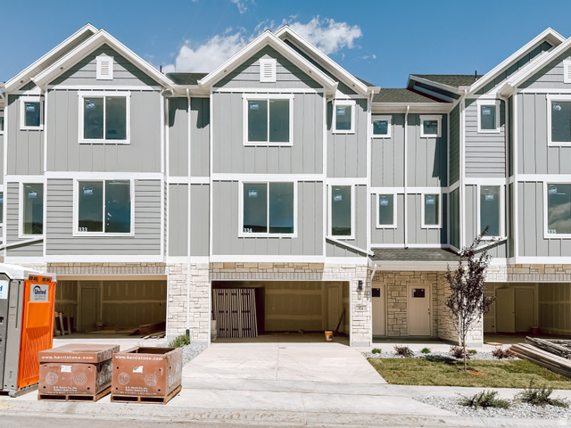 954 W Mountain Hollow Way #334
                     MLS #2164026