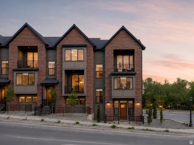 Main photo for 868 E Brookshade Ln #103