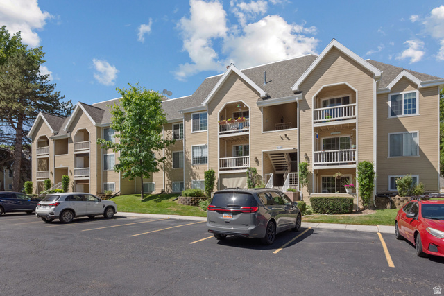 1216 E Waterside Cv #12
                     MLS #2164121