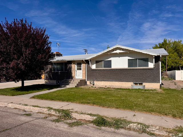 271 N 150 E
                     MLS #2164126