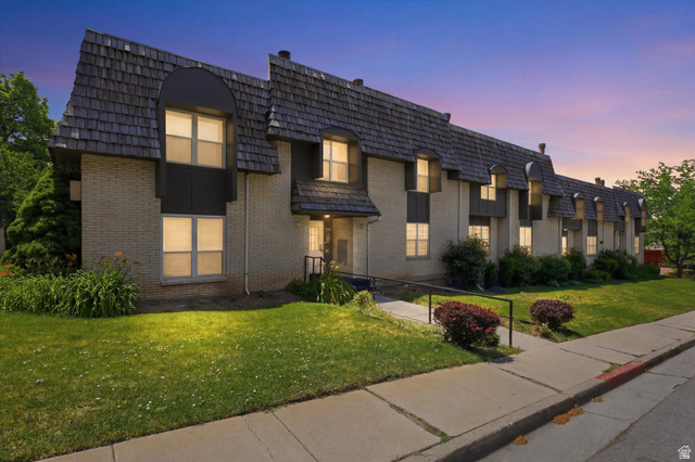 Main photo for 3000 E Kennedy Dr #6
