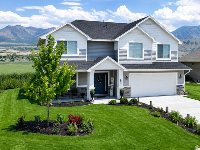 Main photo for 659 S Lakeside Dr