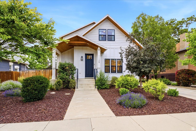 1129 E Roosevelt Ave
                     MLS #2164279