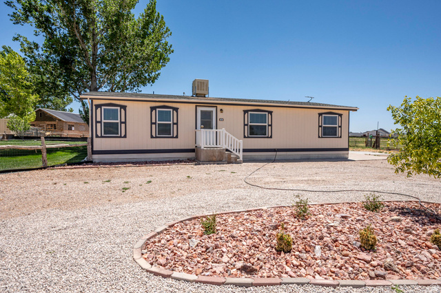 255 W 3000 N
                     MLS #2164306