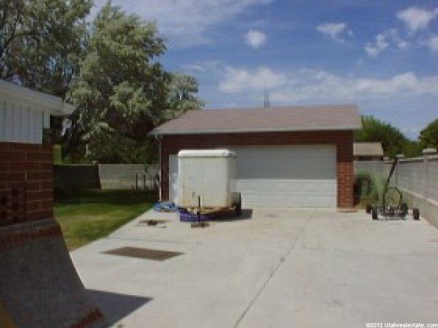 581 Hilo St, Sandy, UT 84070 — photo 2