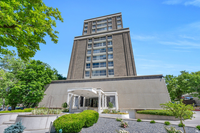 777 E South Temple  #4 J
                     MLS #2164387