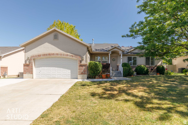 882 W 25 N
                     MLS #2164482