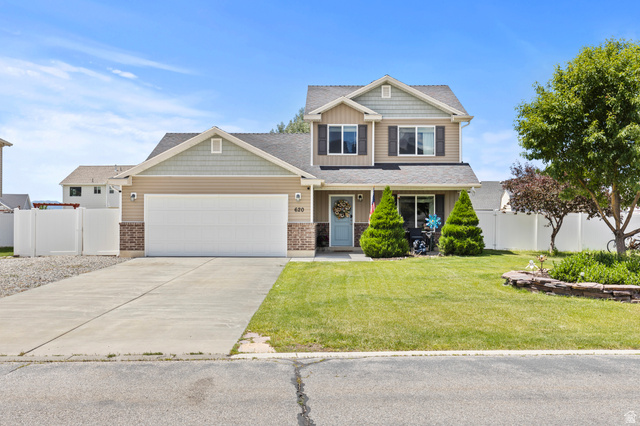 Main photo for 620 S Lakeside Dr