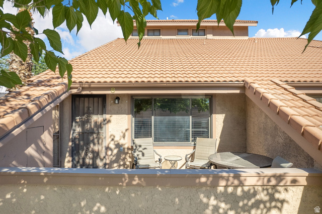 Main photo for 860 S Village #o8 Rd