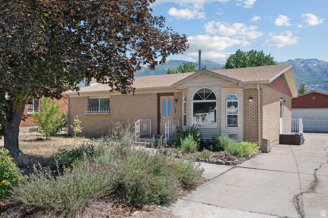 150 N Caveman Blvd
                     MLS #2164667