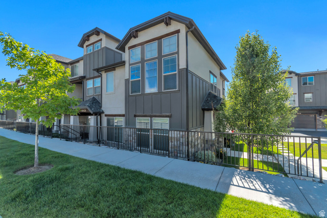 10422 S Beetdigger Blvd
                     MLS #2164689