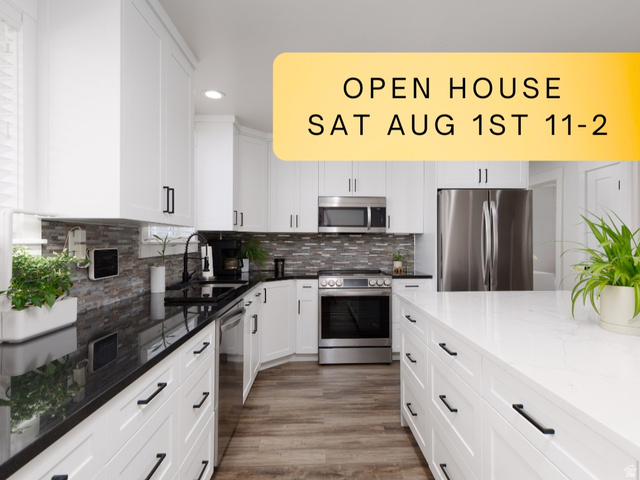 8252 S Wood St
                     MLS #2164738