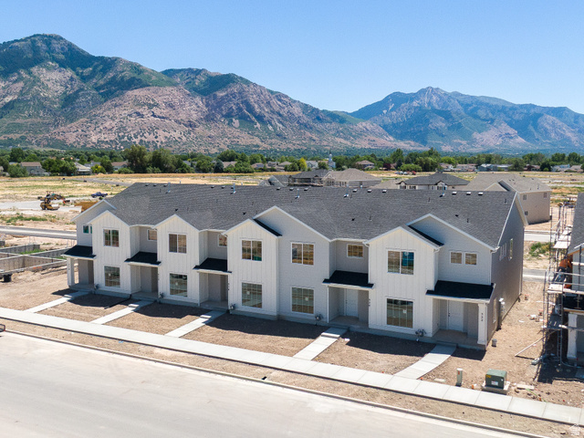 Main photo for 520 W 1875 N
