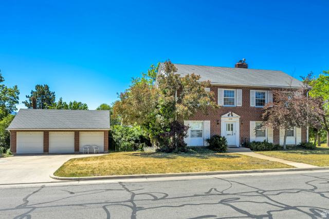 258 E 10th Ave
                     MLS #2164839