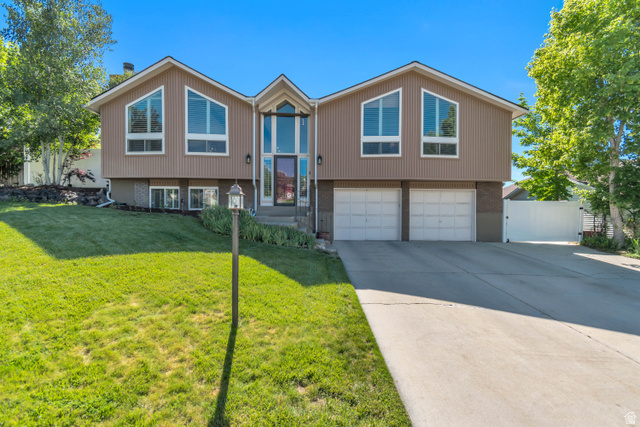 9832 S Falconhurst Dr
                     MLS #2164862