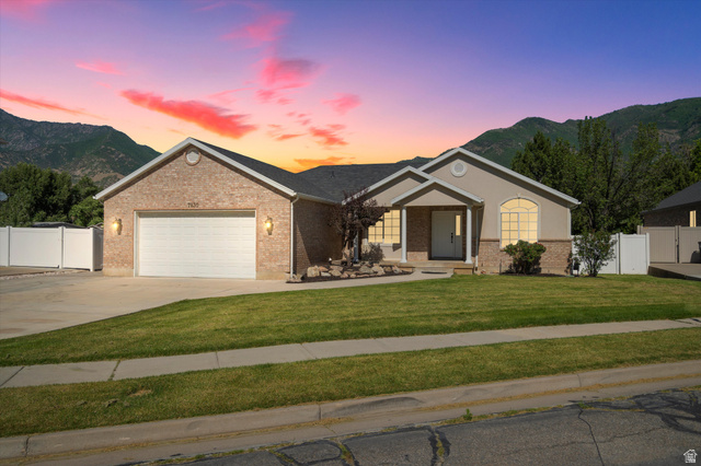 7830 S Cedar Loop Dr
                     MLS #2164883