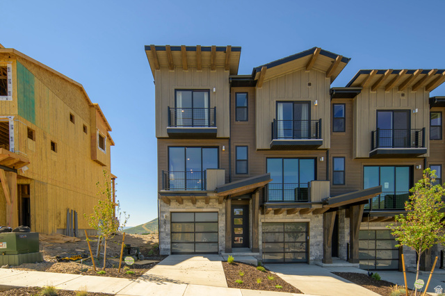 2088 W Pointe Dr #a-1
                     MLS #2164900