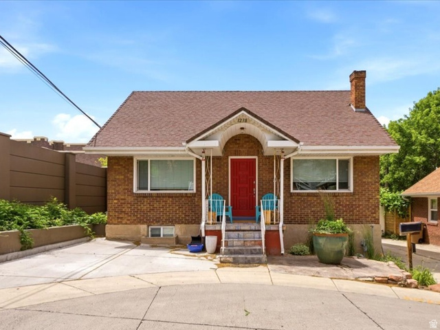 1238 E Fenway Ave
                     MLS #2164915