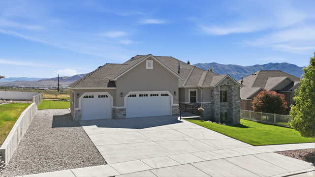1098 N Valley View Dr
                     MLS #2164961