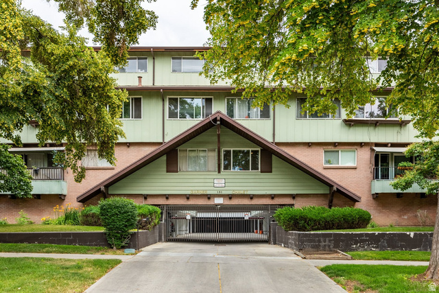131 S 1000 E #4
                     MLS #2164975