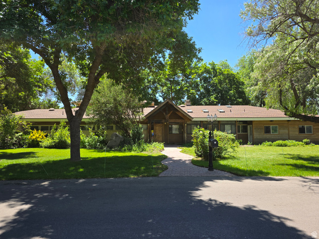 1846 E Charleston Ln
                     MLS #2164985