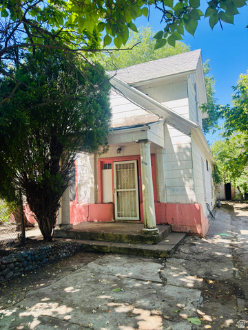 2911  Lincoln Ave
                     MLS #2164997