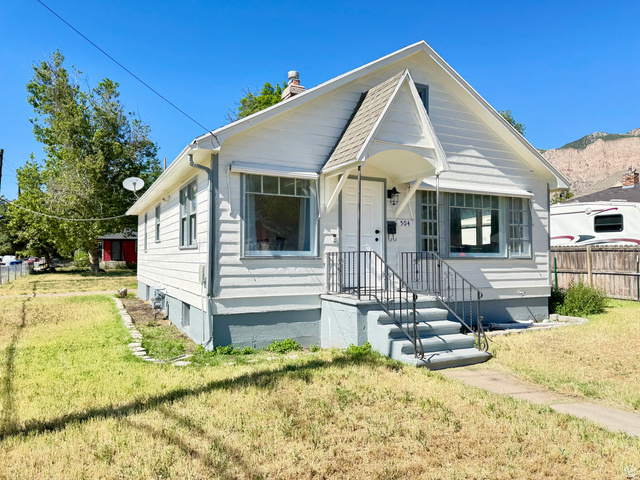 504  7th St
                     MLS #2165024