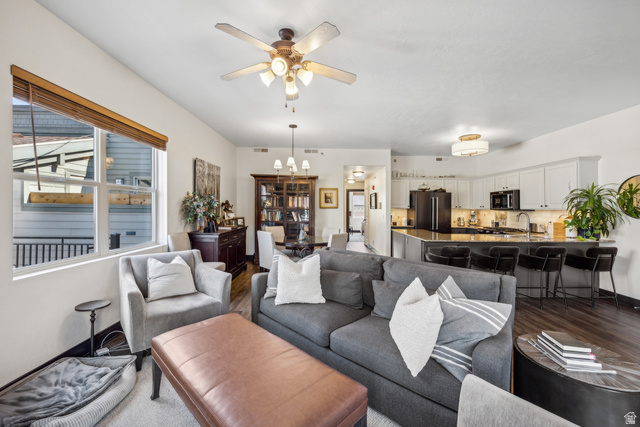 1684  Fox Hollow Ln #h6
                     MLS #2165030
