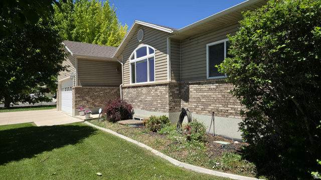 2294 W 900 N
                     MLS #2165177