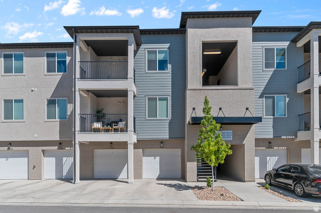 4652 W Proximo Dr #j204
                     MLS #2165256
