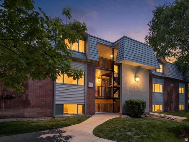 1661  Willowbrook Dr
                     MLS #2165259