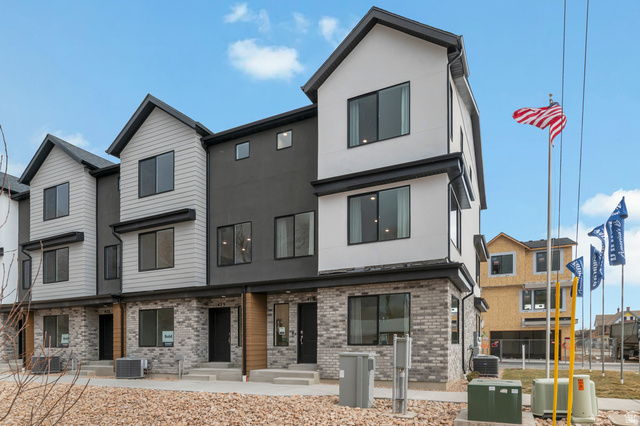 450 E 1435 St #125
                     MLS #2165260