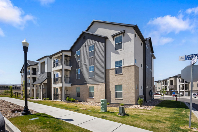 4683 W Sylvie Ct #302
                     MLS #2165565
